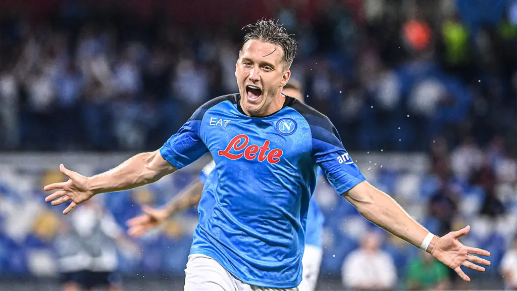 Verso Cagliari-Napoli: Calzona vuole debuttare in A con una vittoria, titolari Osimhen e Piotr