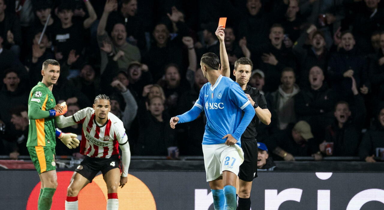Champions League, disastro Napoli a Eindhoven: il PSV travolge gli azzurri 6-2