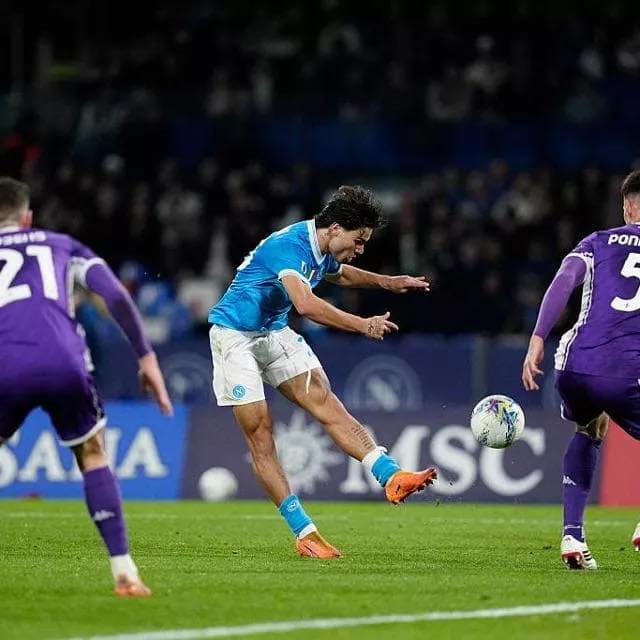 Napoli-Fiorentina 2-1: cuore, talento e sofferenza. Al Maradona vincono gli azzurri