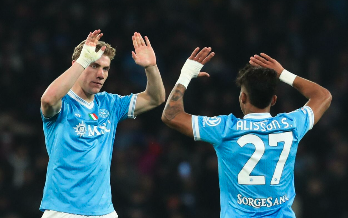 Napoli Lecce 2 a 1: rimonta da Napoli, il Maradona esplode con Politano e Hojlund