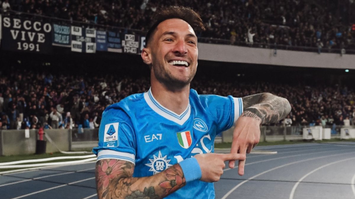 Napoli-Milan 1-0, il sorpasso: un lampo di Politano per credere ancora nel “miracolo” tricolore